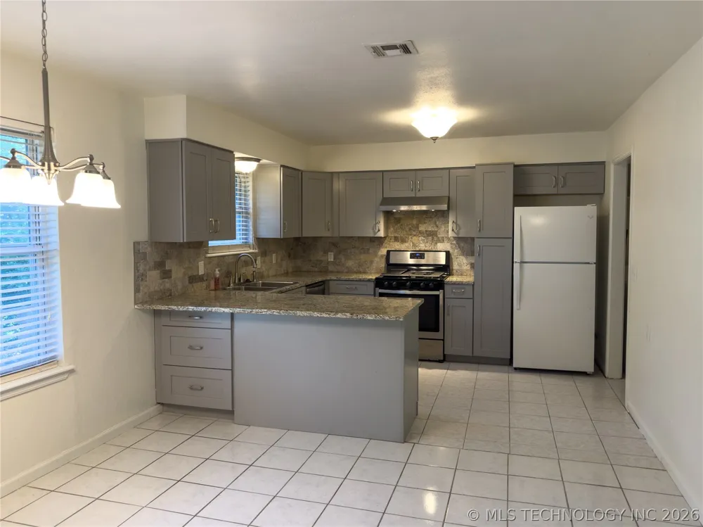 23712 E 104th Street S Broken Arrow, OK 74014