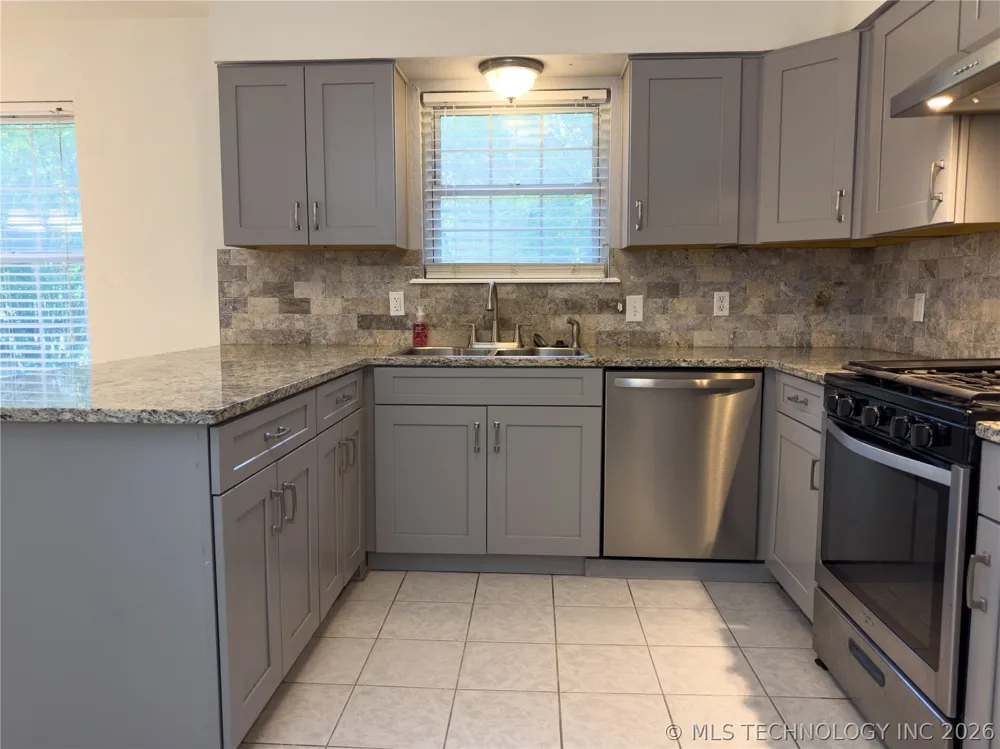 23712 E 104th Street S Broken Arrow, OK 74014