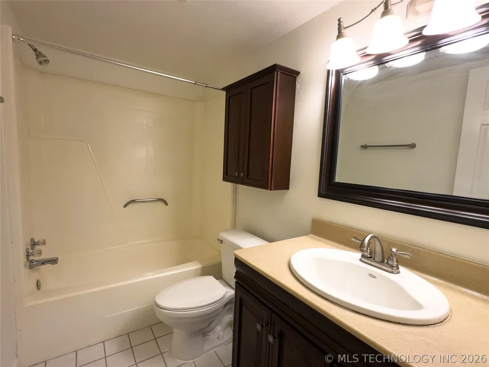23712 E 104th Street S Broken Arrow, OK 74014