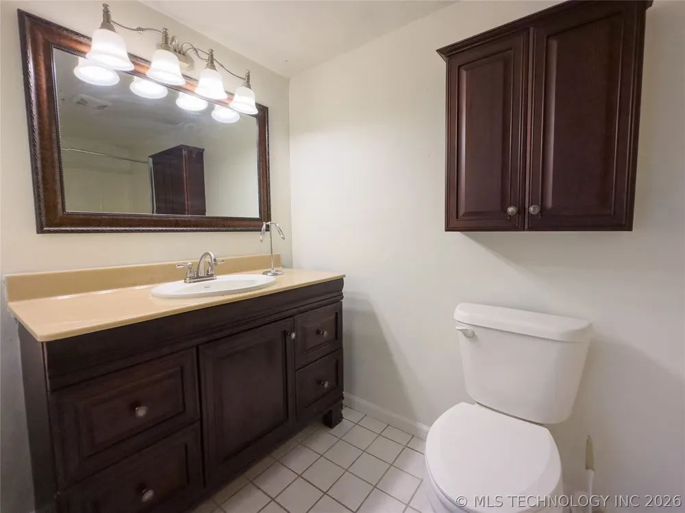 23712 E 104th Street S Broken Arrow, OK 74014