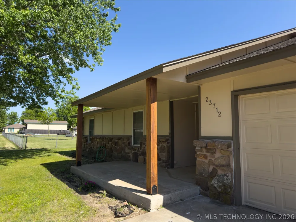 23712 E 104th Street S Broken Arrow, OK 74014