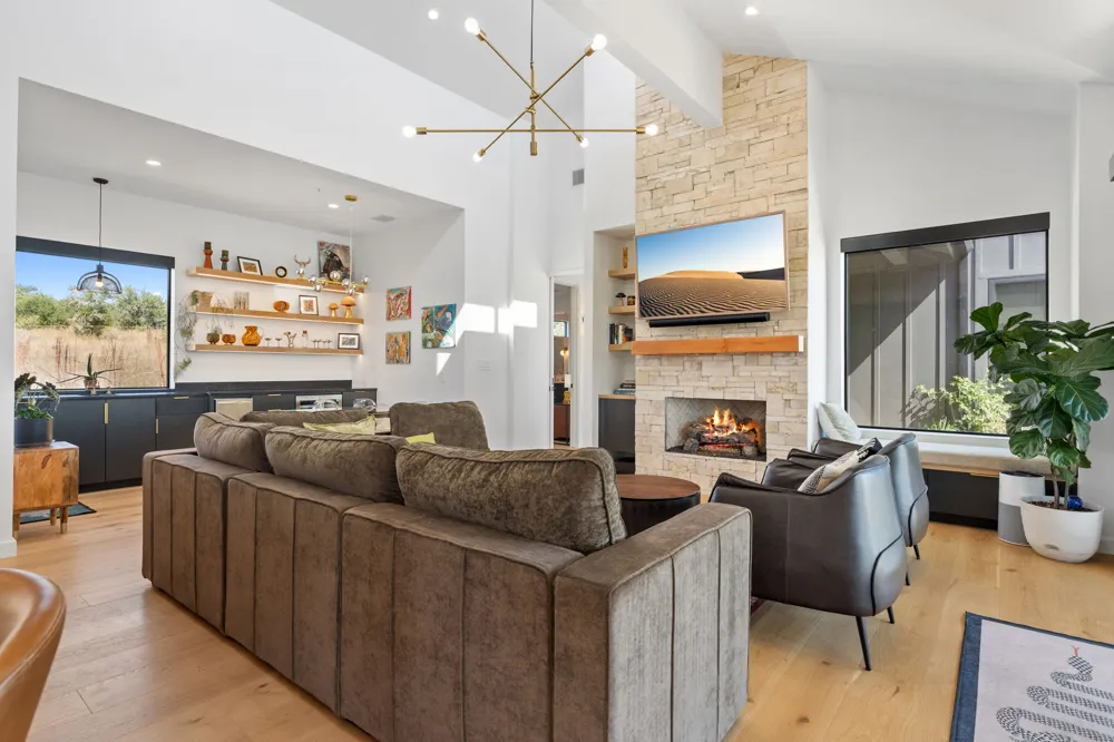 503 Happy Trail Dripping Springs, TX 78620