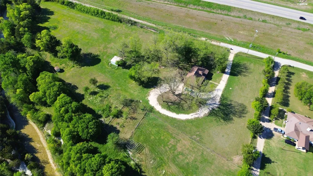 1542 W Reindeer Lancaster, TX 75146