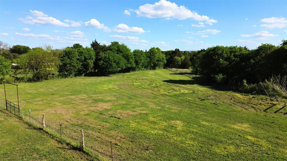 1542 W Reindeer Lancaster, TX 75146