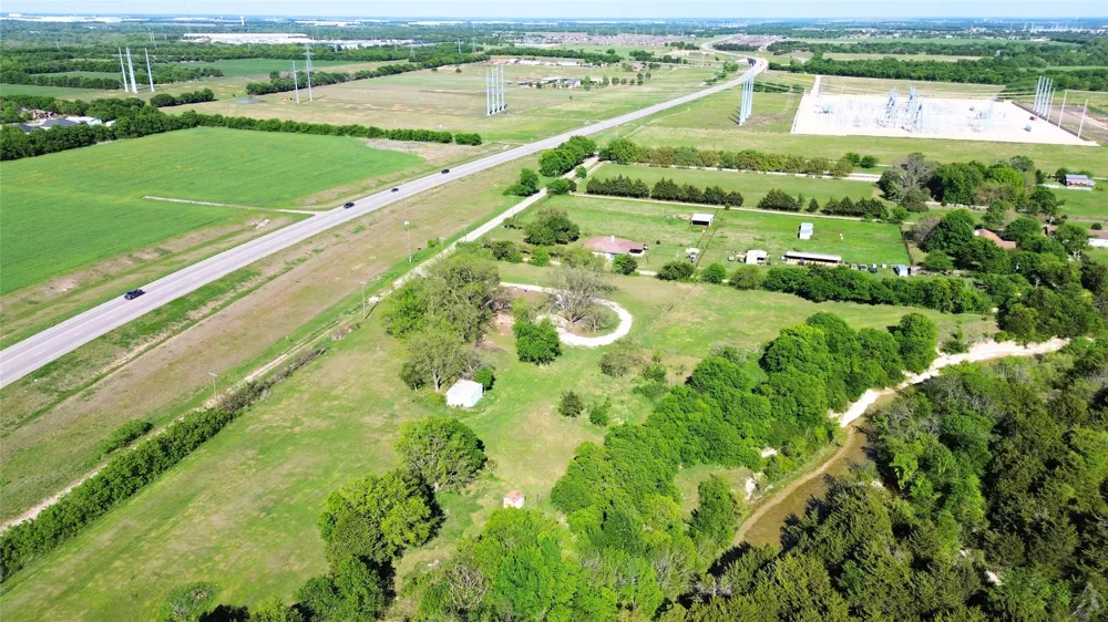 1542 W Reindeer Lancaster, TX 75146