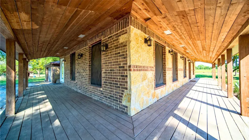 1542 W Reindeer Lancaster, TX 75146