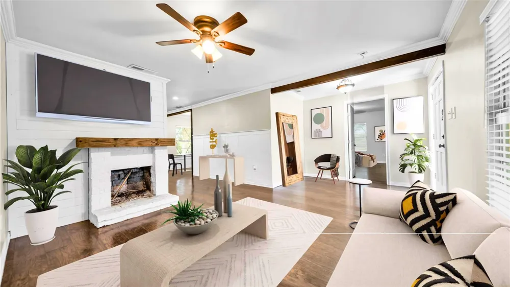 1542 W Reindeer Lancaster, TX 75146