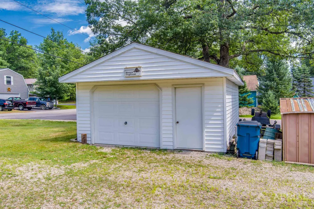 1998 Ogemaw Trail Churchill Township, MI 48661