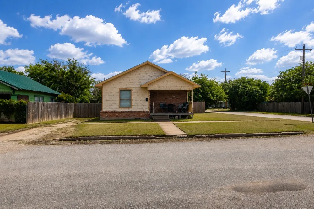 309 W 10th Street Cisco, TX 76437