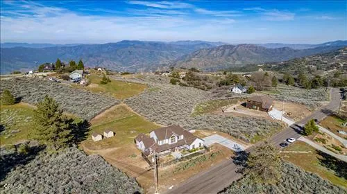 26941 Stirrup Way Tehachapi, CA 93561