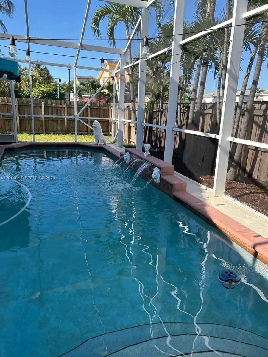 18516 NW 56th Ave Miami Gardens, FL 33055