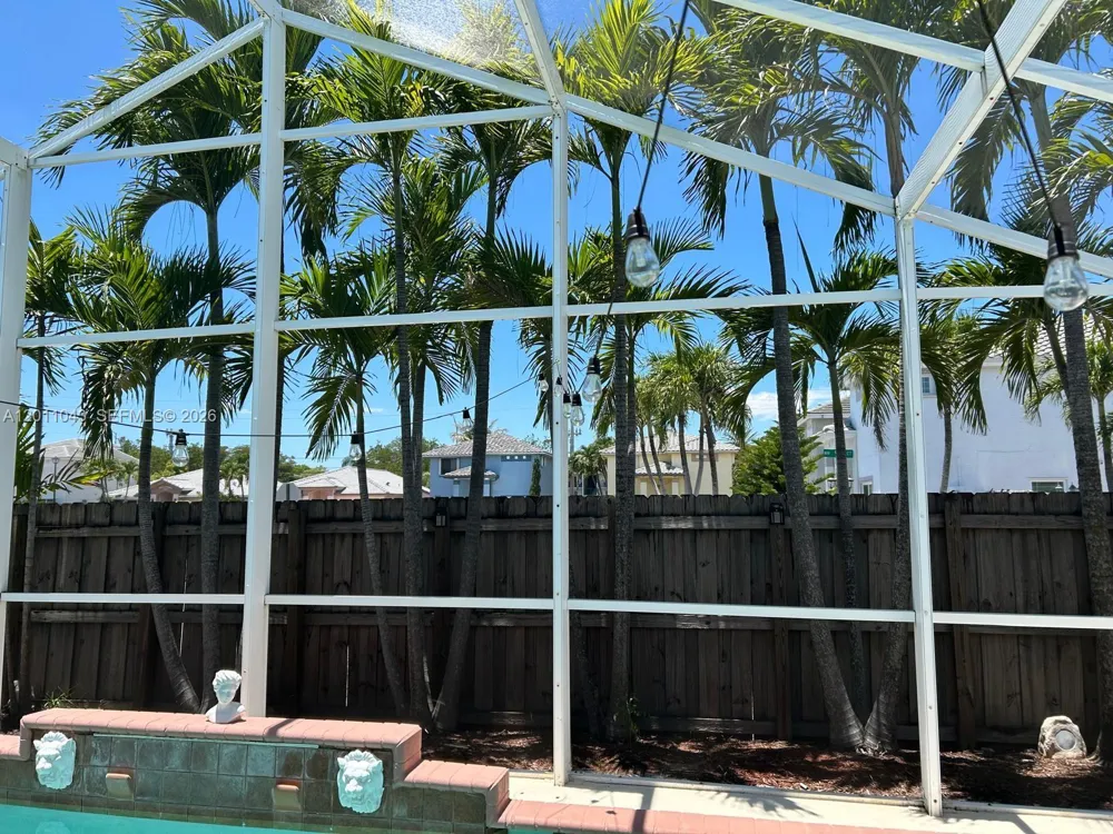 18516 NW 56th Ave Miami Gardens, FL 33055