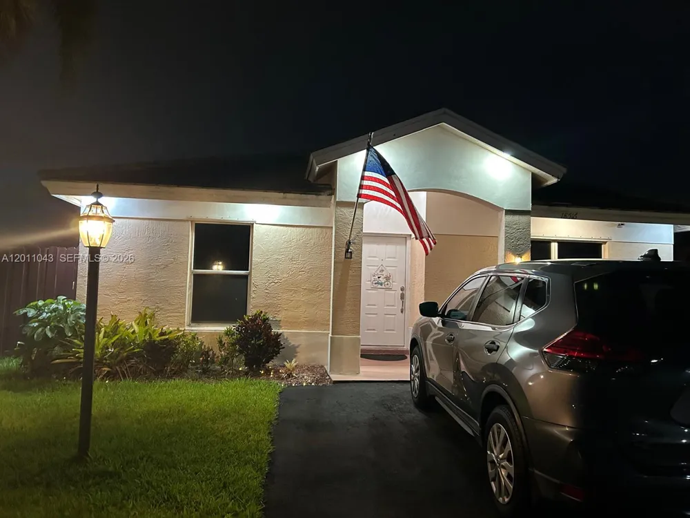 18516 NW 56th Ave Miami Gardens, FL 33055