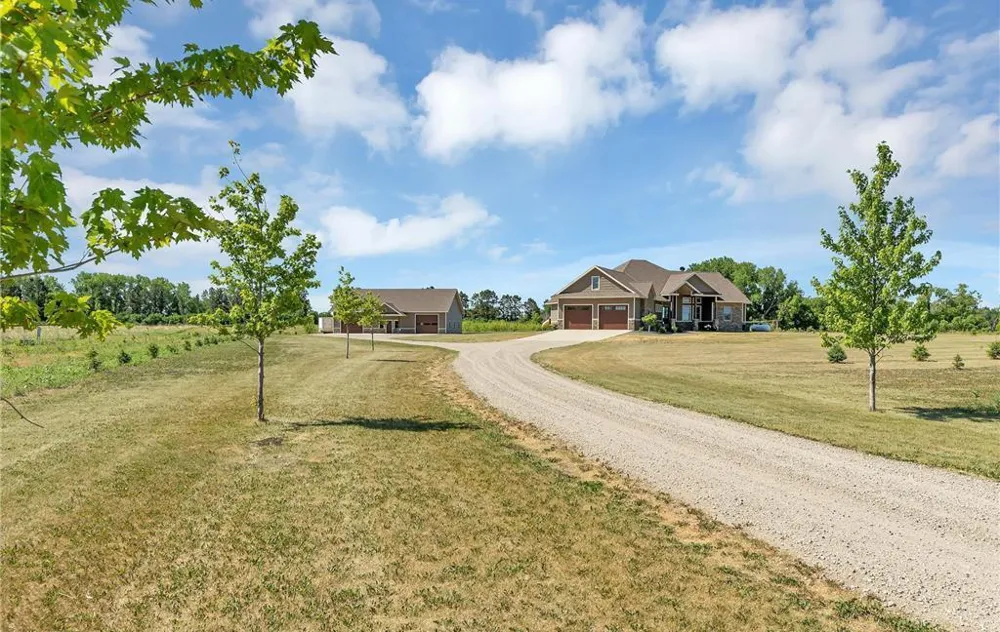 15599 138th Avenue NE Spicer, MN 56288