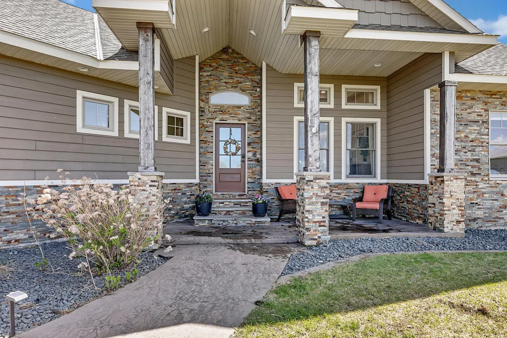 15599 138th Avenue NE Spicer, MN 56288