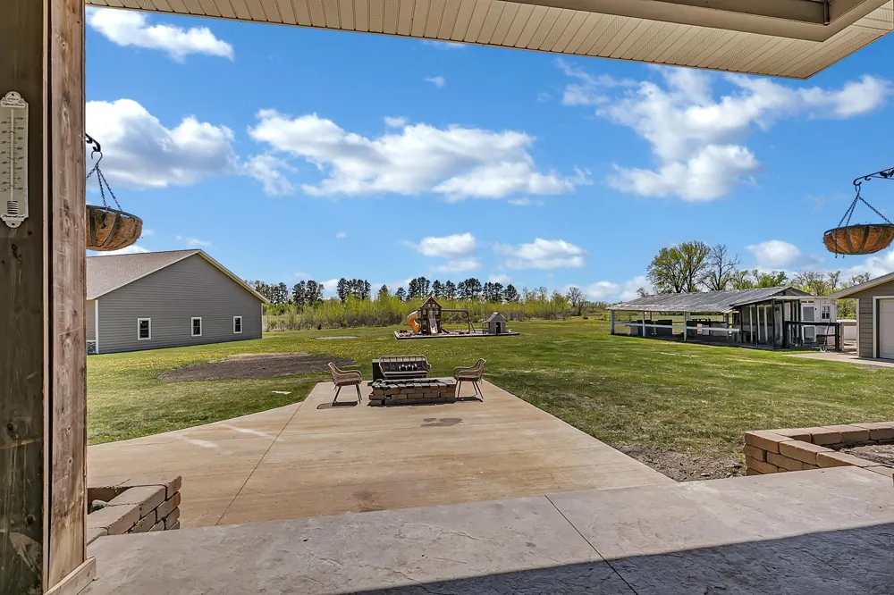 15599 138th Avenue NE Spicer, MN 56288