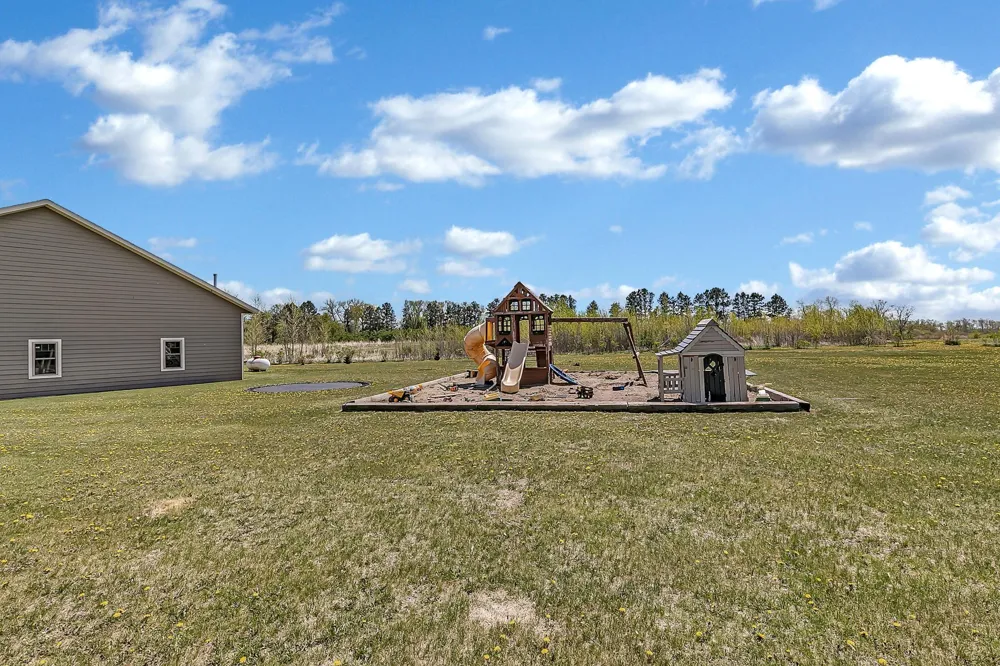 15599 138th Avenue NE Spicer, MN 56288