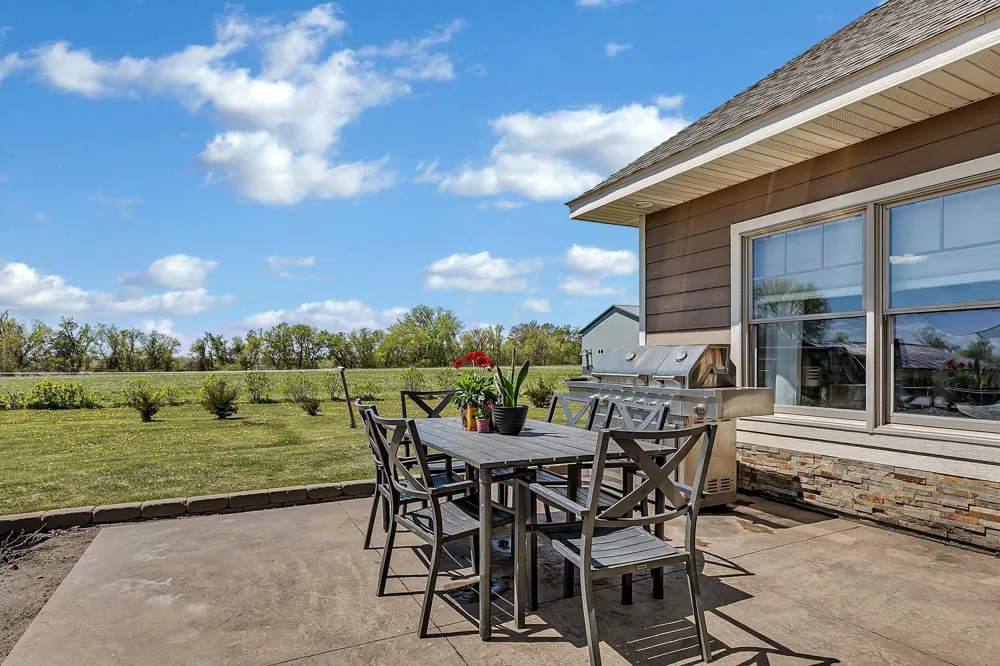 15599 138th Avenue NE Spicer, MN 56288