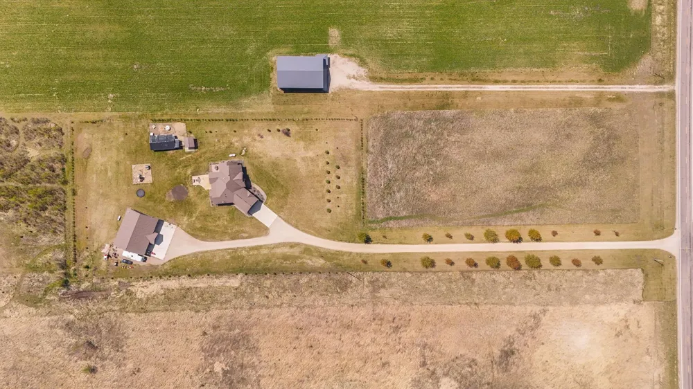 15599 138th Avenue NE Spicer, MN 56288