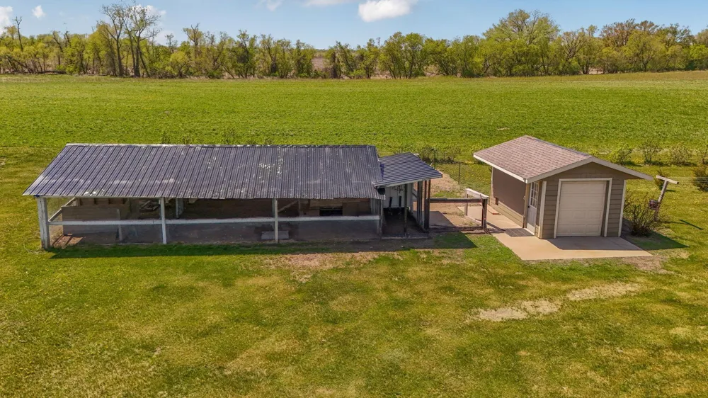 15599 138th Avenue NE Spicer, MN 56288