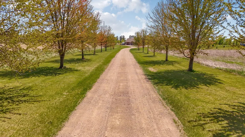 15599 138th Avenue NE Spicer, MN 56288