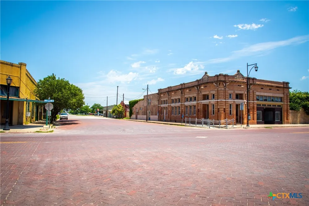 200 E Clark Street Bartlett, TX 76511