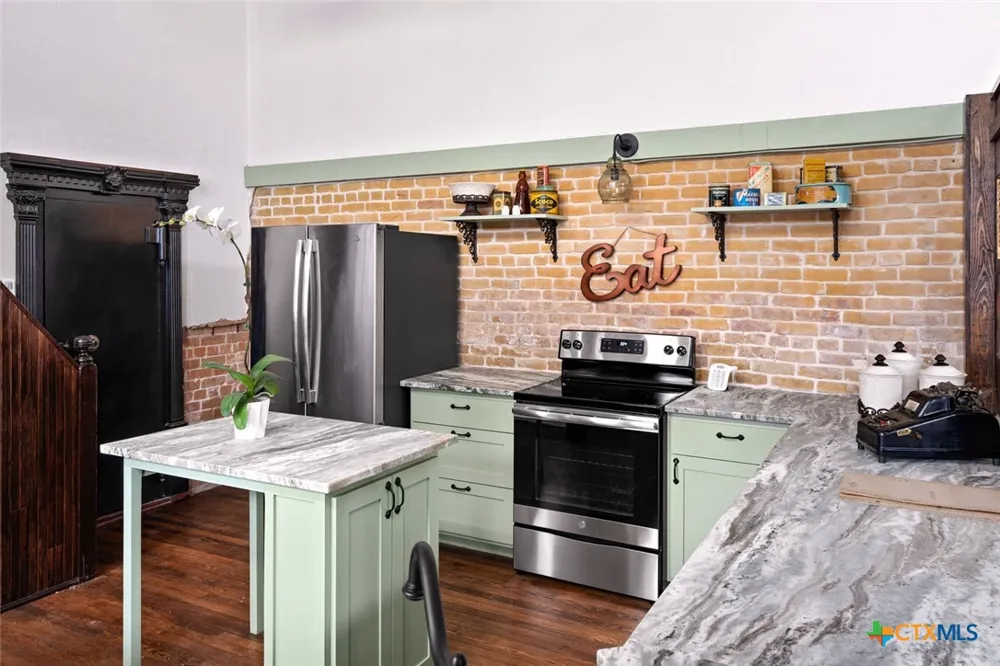 200 E Clark Street Bartlett, TX 76511