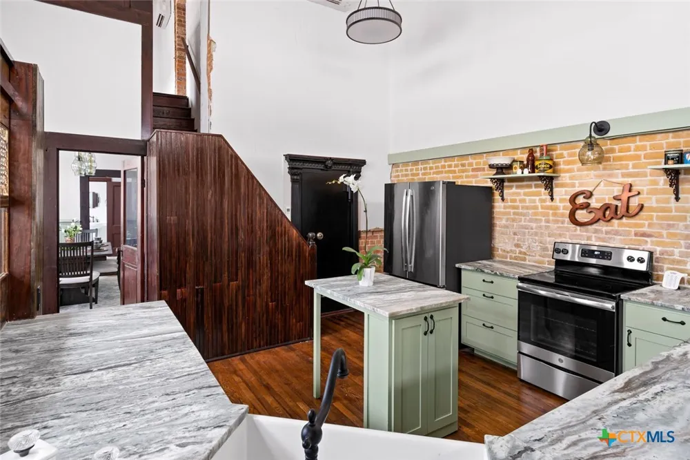200 E Clark Street Bartlett, TX 76511