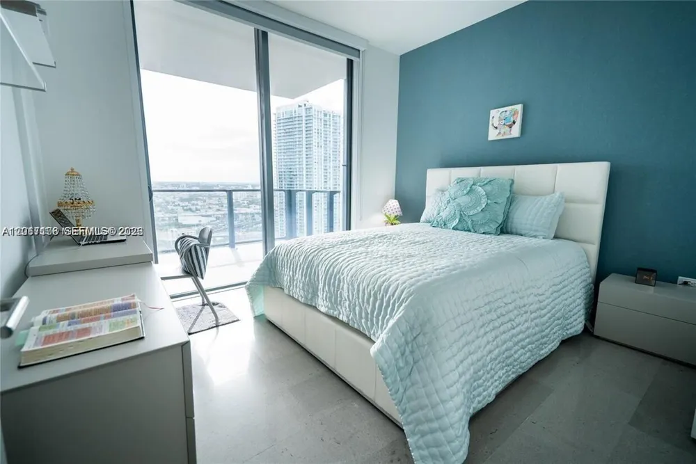 68 SE 6th St #2510 Miami, FL 33131
