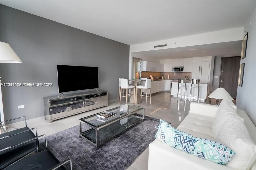 68 SE 6th St #2510 Miami, FL 33131