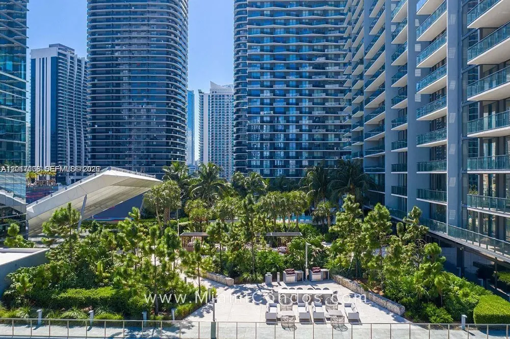 68 SE 6th St #2510 Miami, FL 33131