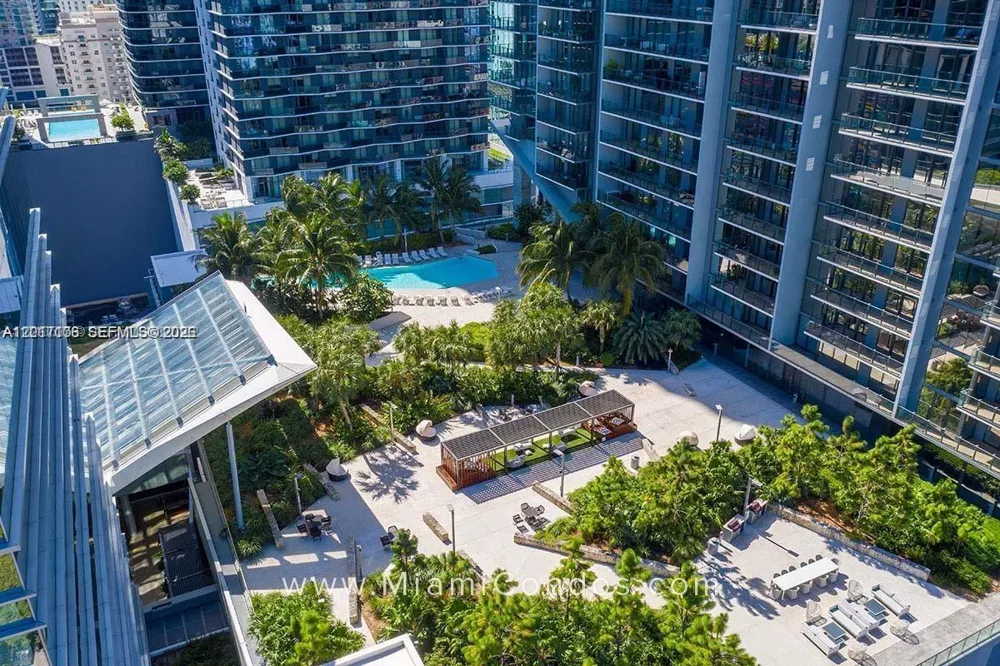 68 SE 6th St #2510 Miami, FL 33131