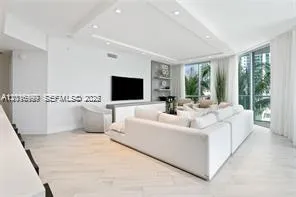 17111 Biscayne Blvd #209 North Miami Beach, FL 33160
