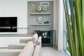 17111 Biscayne Blvd #209 North Miami Beach, FL 33160