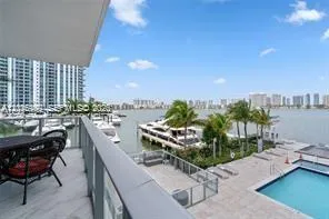 17111 Biscayne Blvd #209 North Miami Beach, FL 33160