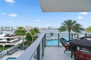 17111 Biscayne Blvd #209 North Miami Beach, FL 33160