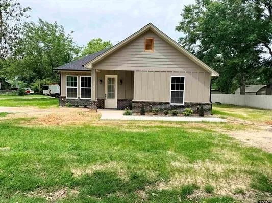 5350 First Street Chandler, TX 75758