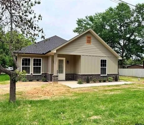 5350 First Street Chandler, TX 75758