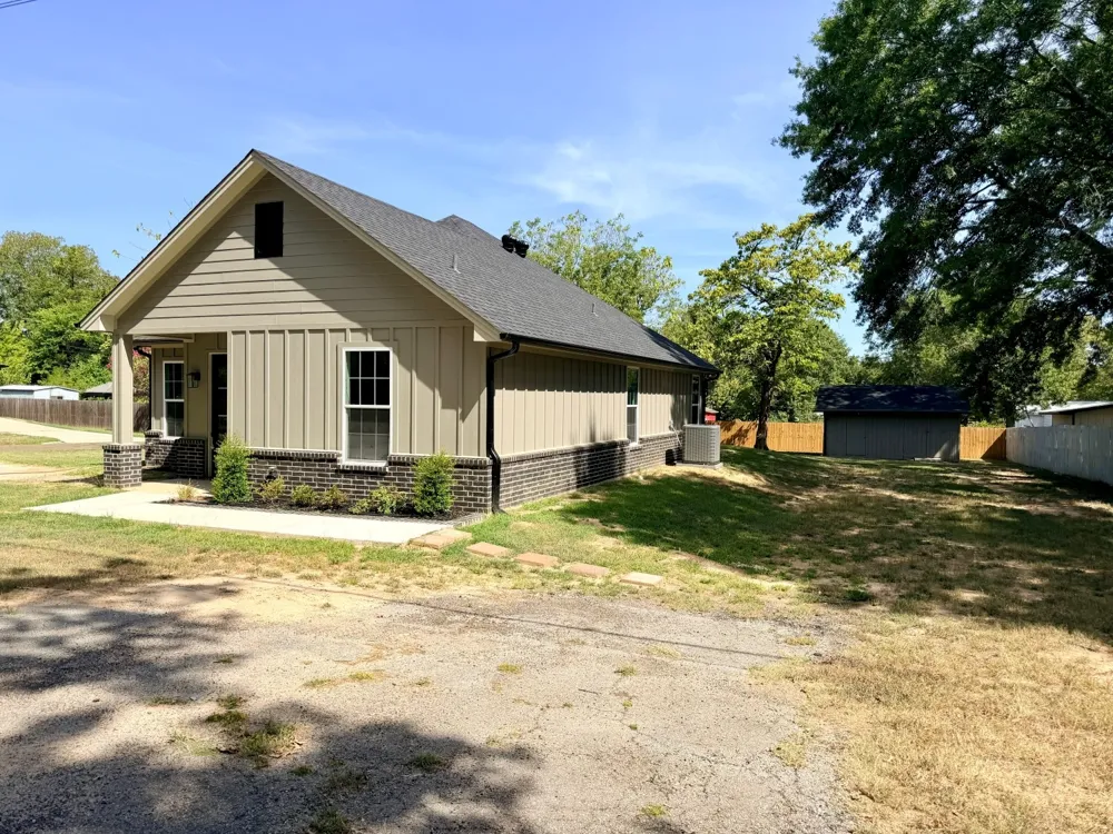 5350 First Street Chandler, TX 75758