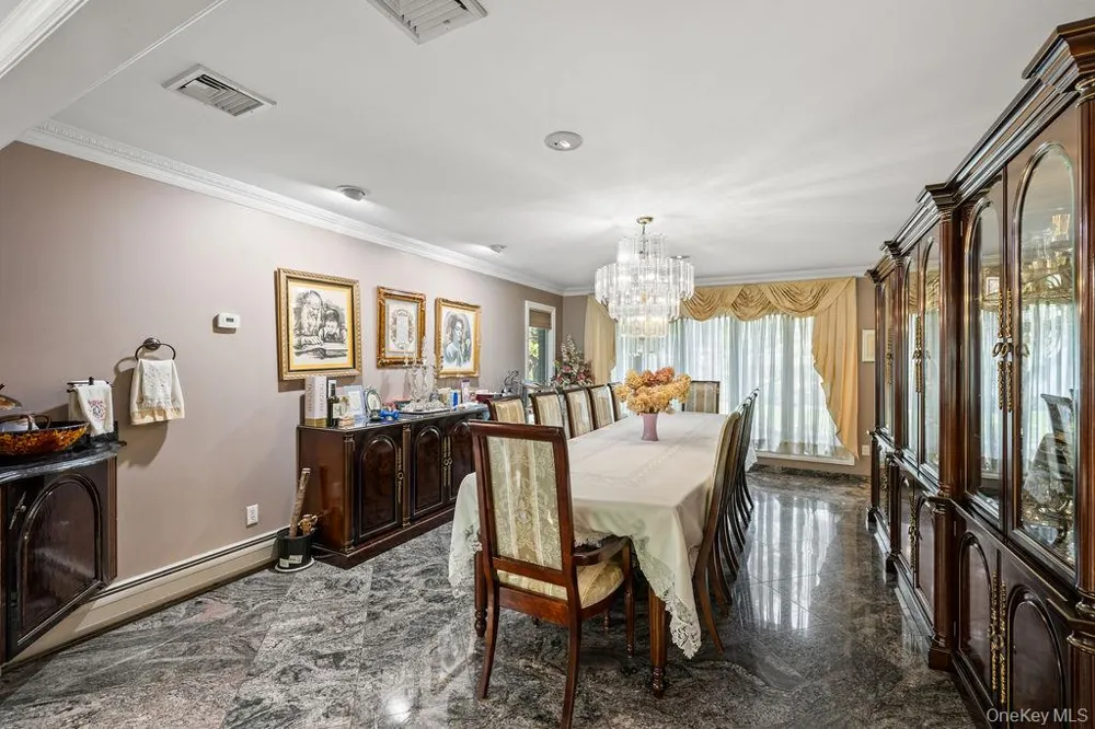 10 Elyise Road Monsey, NY 10952