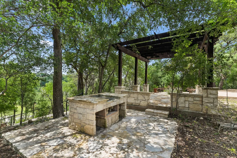 23621 Indian Divide Cove Spicewood, TX 78669