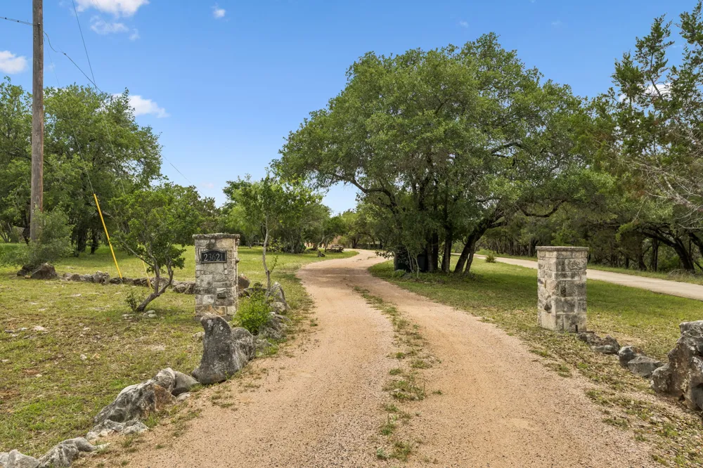 23621 Indian Divide Cove Spicewood, TX 78669