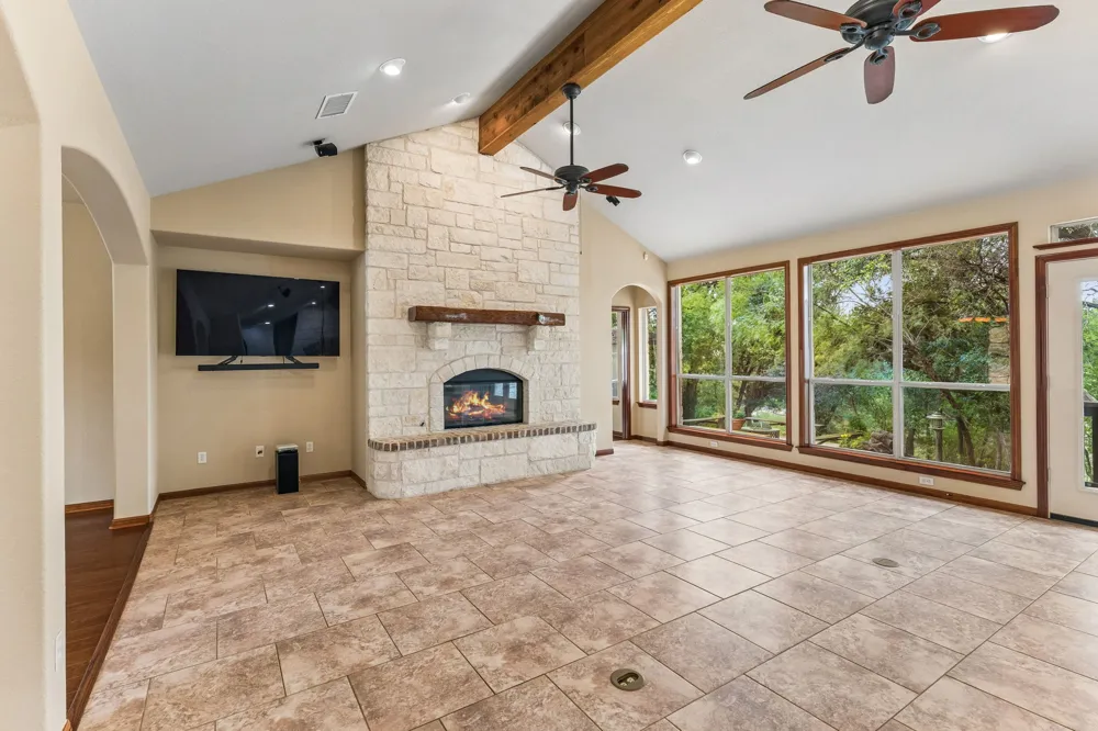 23621 Indian Divide Cove Spicewood, TX 78669