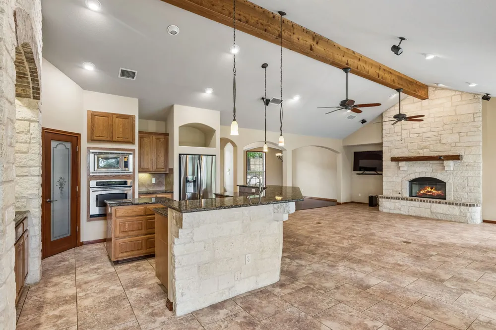 23621 Indian Divide Cove Spicewood, TX 78669
