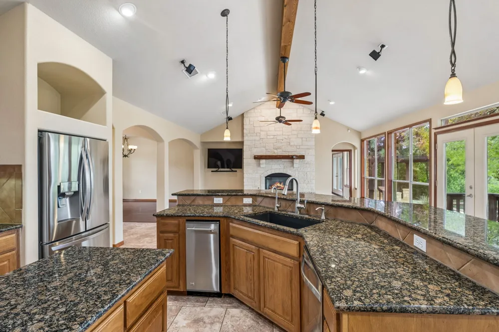 23621 Indian Divide Cove Spicewood, TX 78669