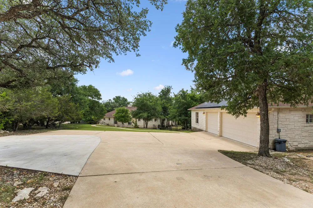 23621 Indian Divide Cove Spicewood, TX 78669