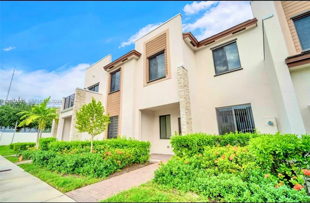 21443 NE 2nd Path #21443 Miami, FL 33179