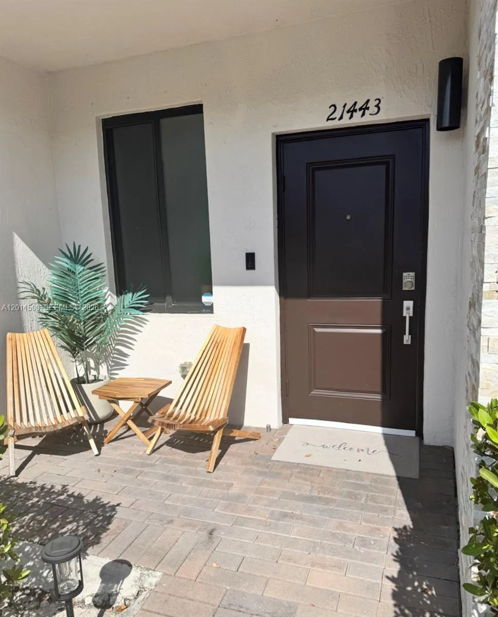 21443 NE 2nd Path #21443 Miami, FL 33179