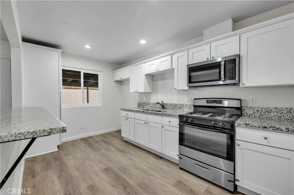 470 W Kimball Hemet, CA 92543