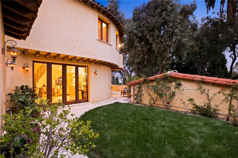 664 Calle Miramar Redondo Beach, CA 90277